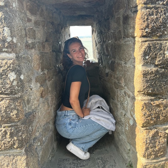 Meet your Posher, Teya - Picture 1 of 1